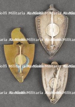 Lot d'insignes génie et pionnier. Engineer and pioneer insignia. — photo 2
