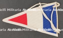 Lot d'insignes et brassards. Insignia and armbands. — miniature 12