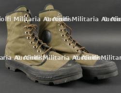 Chaussures de brousse Extrême Orient. Far East jungle shoes