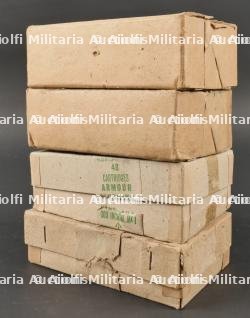 Boîtes de muntions de parachutage vides. Empty parachute drop munitions boxes — photo 4