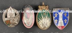 Lot d'insignes cavalerie. Cavalry insignia. — miniature 4