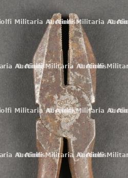 Ensemble d'outils parachutés. Parachuted tool kit — miniature 6