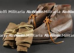 Paire de brodequins 1917. French 1917 boots.