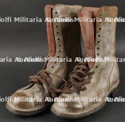 Paire de bottes de saut TAP 50. Pair of TAP 50 jump boots