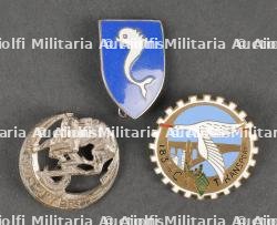Lot d'insignes divers. Lot of various insignia. — photo 2