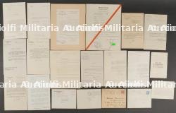 Lot de lettres et signatures autographes. Lot of autograph letters and signatures