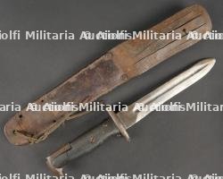 Baïonnette M1 avec son fourreau M6. M1 bayonet with M6 scabbard — miniature 2