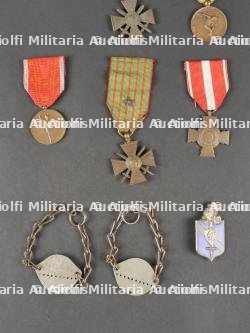Lot de de médailles et insignes. Insignia and medals. — photo 5