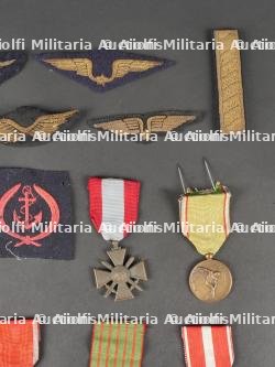Lot de de médailles et insignes. Insignia and medals. — miniature 6