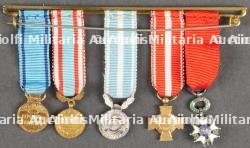 Lot de de médailles et insignes. Insignia and medals. — miniature 10
