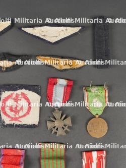 Lot de de médailles et insignes. Insignia and medals. — photo 13
