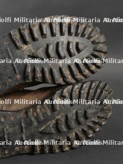 Paire de bottes de saut datées 1949. Pair of jump boots dated 1949 — photo 7
