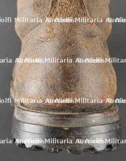Paire de bottes de saut datées 1949. Pair of jump boots dated 1949 — photo 11