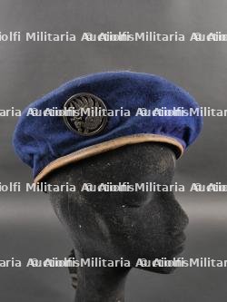 Béret Bleu Roy Réglementaire en 3 parties. Royal blue regulation beret three piece