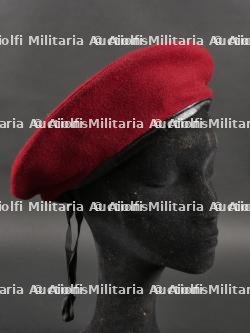 Béret rouge parachutistes en 3 parties. Red beret paratroopers three piece — miniature 2