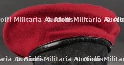Béret rouge parachutistes en 3 parties. Red beret paratroopers three piece — miniature 4