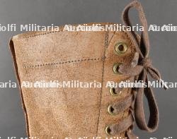 Paire de bottes de saut TAP 50 datées 51. Pair of TAP 50 jump boots dated 51 — photo 10