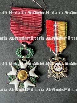 FRANCE LEGION D HONNEUR ET OFFICIERS EN TUNISIE. France Legion of Honour and Officers in Tunisia