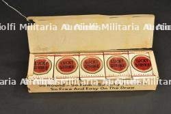 Cartouche de cigarettes Lucky Strike.