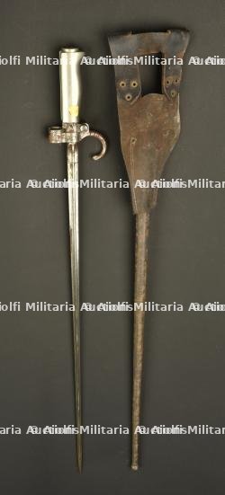 Baïonnette Rosalie modèle 1886 à quillon avec porte fourreau riveté — photo 3