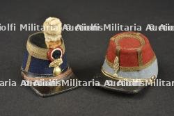 2 miniatures de képis — photo 1
