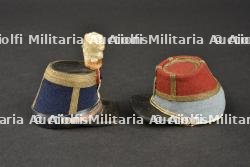 2 miniatures de képis — miniature 3