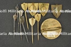Ensemble d'insignes Vichy — miniature 2