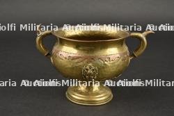 Coupe en artisanat de tranchée avec attributs Russes