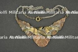 Collier parure en artisanat de tranchée