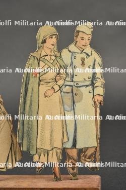 Scénette en bois avec infirmières et poilus — photo 2