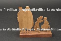 Scénette en bois avec infirmières et poilus — photo 5