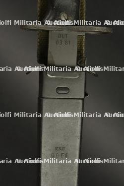 Casque français F1 et gilet pare éclats camouflage désert, lunettes et baïonnette Famas — photo 11