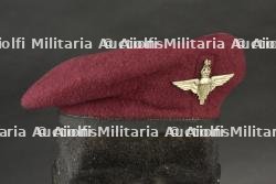 Béret de parachutiste anglais.