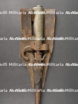 Epée-baïonnette 1886 avec marquage T.I. sur le pommeau et porte-fourreau cuir. 1886 Sword Bayonet with T.I. Mark on Pommel and Leather Scabbard Holder — photo 2
