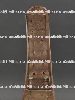 Ceinturon allemand M1895 riveté avec boucle prussienne. German M1895 Leather Belt with Prussian Buckle, Riveted Construction — miniature 5