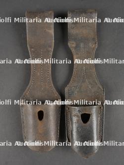 Lot de 2 goussets porte-baïonnette allemands pour baïonnettes 98-05. Lot of Two German Bayonet Frogs for 98/05 Bayonets