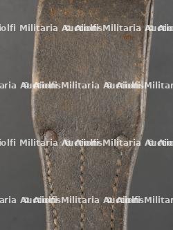Lot de 2 goussets porte-baïonnette allemands pour baïonnettes 98-05. Lot of Two German Bayonet Frogs for 98/05 Bayonets — miniature 3