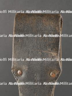 Lot de 2 goussets porte-baïonnette allemands pour baïonnettes 98-05. Lot of Two German Bayonet Frogs for 98/05 Bayonets — miniature 5
