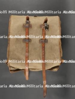 Tornister avec sangles, gamelle et housse de piquets de tente. German Tornister with Straps, Mess Tin, and Tent Peg Cover — photo 10
