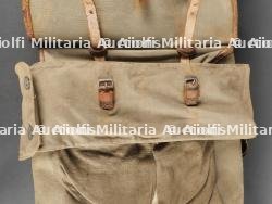 Tornister avec sangles, gamelle et housse de piquets de tente. German Tornister with Straps, Mess Tin, and Tent Peg Cover — photo 14