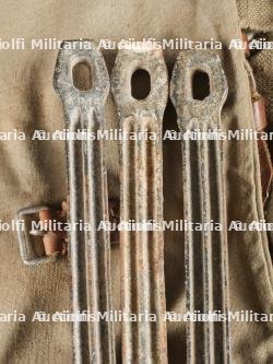 Tornister avec sangles, gamelle et housse de piquets de tente. German Tornister with Straps, Mess Tin, and Tent Peg Cover — photo 17