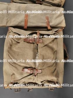 Tornister avec sangles, gamelle et housse de piquets de tente. German Tornister with Straps, Mess Tin, and Tent Peg Cover — photo 19