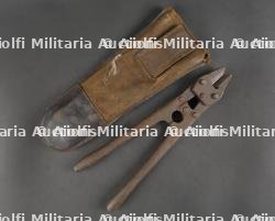 Pince coupante allemande dans son étui en toile. German Wire Cutters with Canvas Case — photo 2
