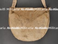 Masque anti-gaz français M2 dans sa pochette. French M2 Gas Mask in Carrying Pouch — miniature 3