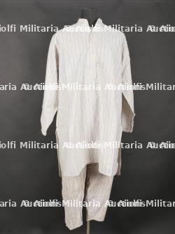 Ensemble de vêtements de nuit français. Set of French Nightwear