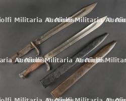 Lot de 2 baïonnettes allemandes 98-05 dont une à dents de scie. Lot of Two German 98/05 Bayonets, One Sawback Model