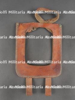 Beau porte pelle allemand en cuir fauve. Fine German Entrenching Tool Carrier in Light Brown Leather