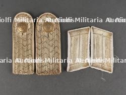 Ensemble pattes d'épaules et de col d'officier d'infanterie. Set of Infantry Officer Collar Tabs and Shoulder Boards