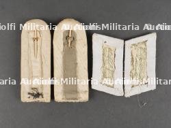 Ensemble pattes d'épaules et de col d'officier d'infanterie. Set of Infantry Officer Collar Tabs and Shoulder Boards — miniature 2