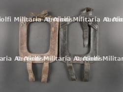 Lot de 2 portes pelle allemands. Lot of Two German Entrenching Tool Carriers